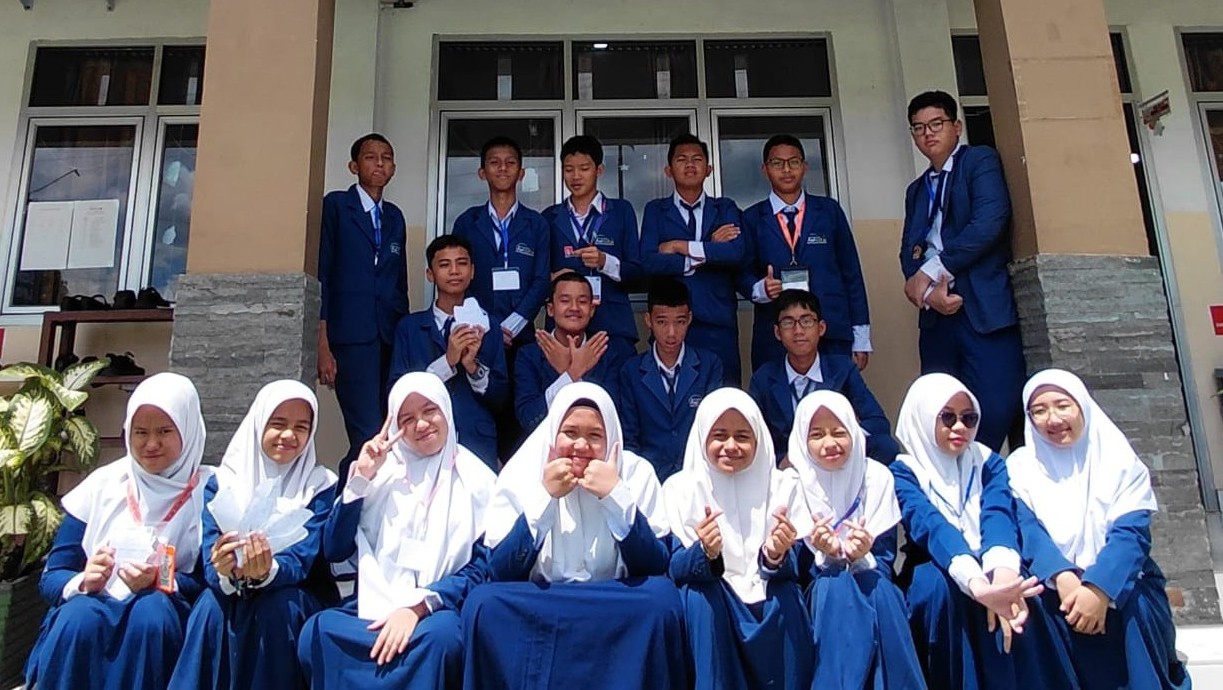 SMPIT Auladi Semabor