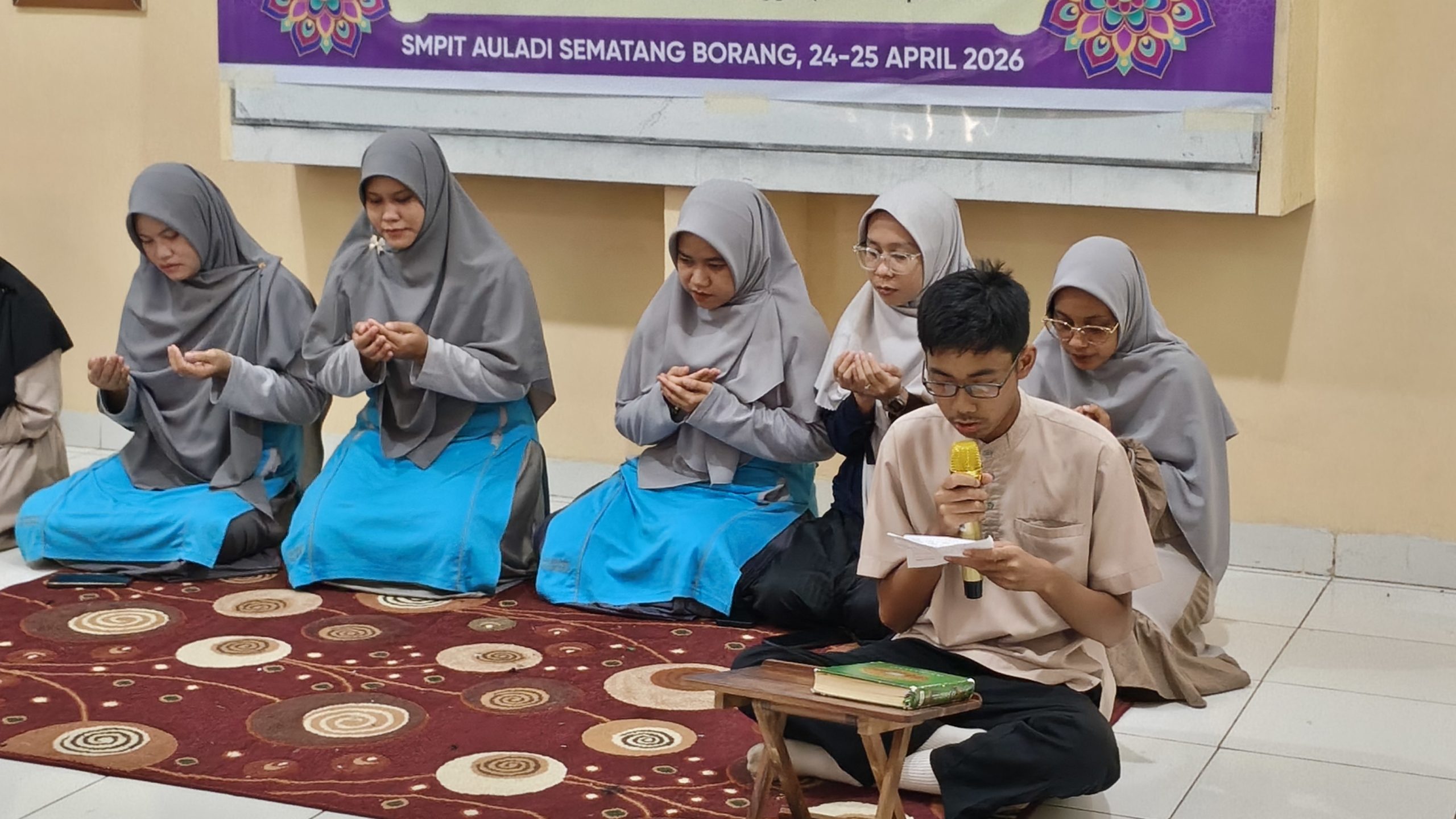 SMPIT Auladi Semabor